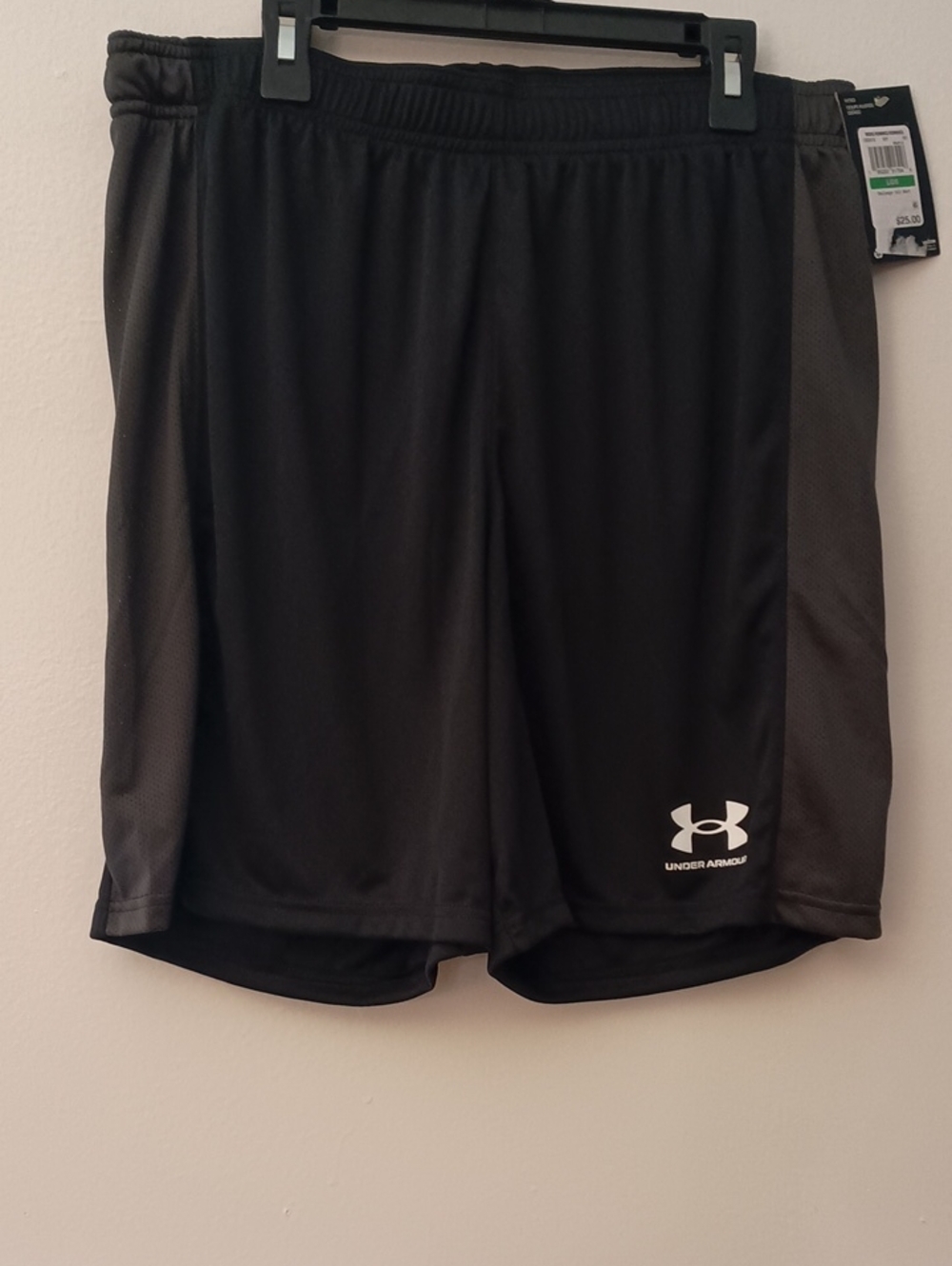 Under Armour Men’s Black Athletic Shorts with Gray Side Panels